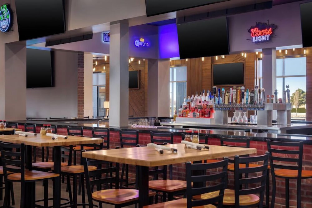 Hilton Garden Inn Hutchinson 40/47