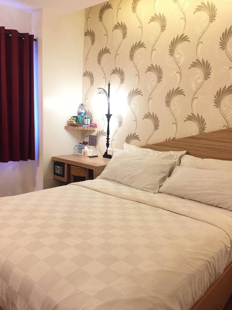 deMira Hotel Gubeng Surabaya 16/26