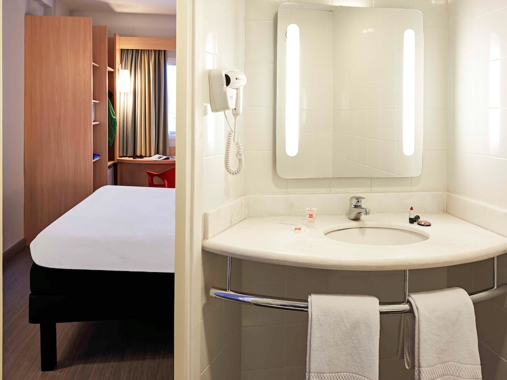 Ibis Goiania 20/64
