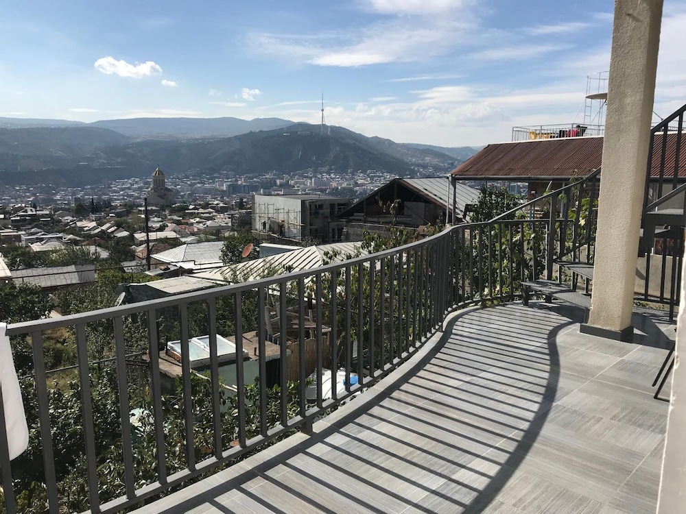 Upstairs Hotel Tbilisi 29/35