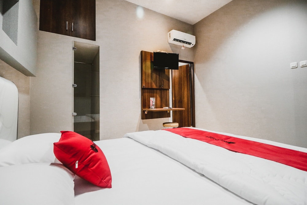 Reddoorz Near Kebon Jeruk Jakarta 7/32