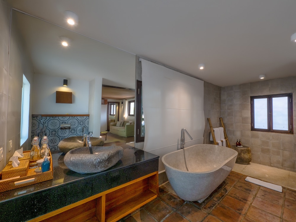 Jeeva Klui Resort 50/50