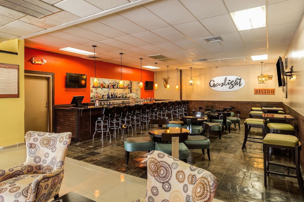 Clarion Inn Near McAllen Airport 38/44