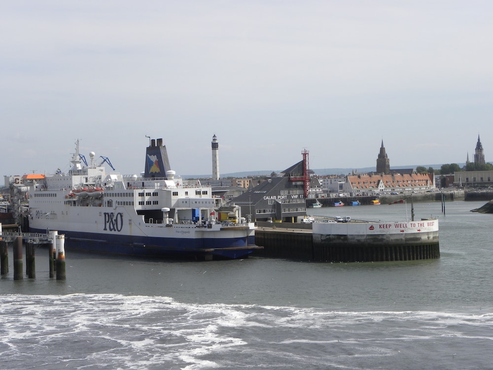 Ibis Calais Car Ferry 29/33