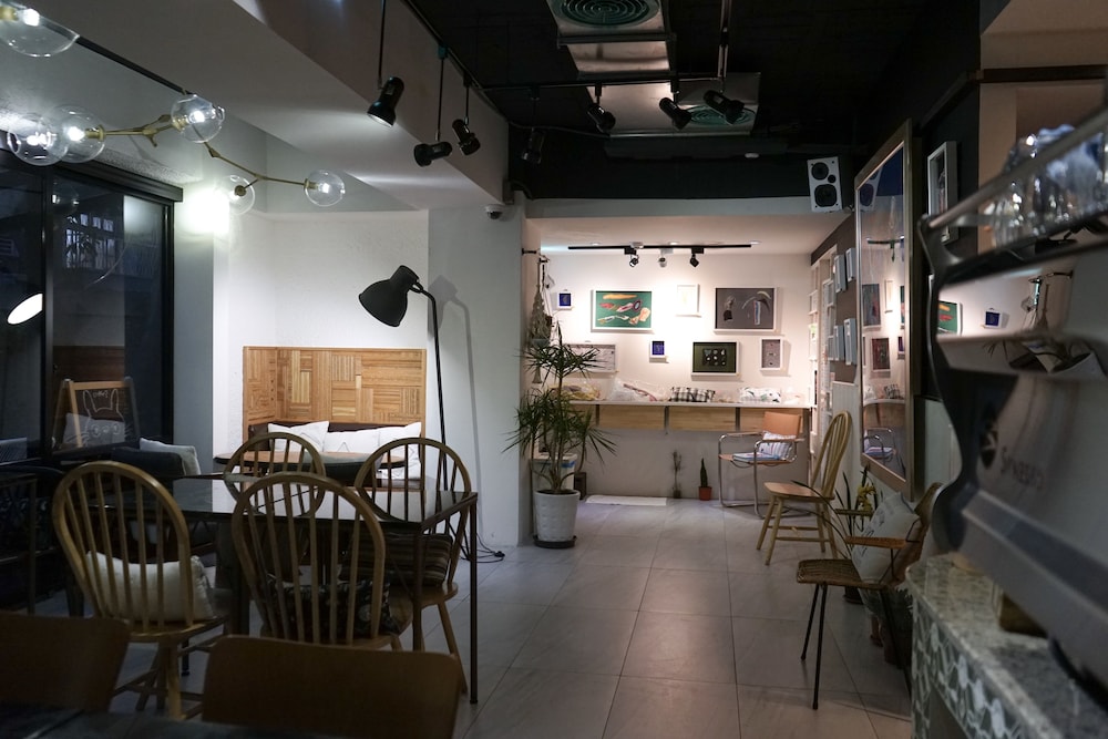 Nihao Cafe Hotel 55/67