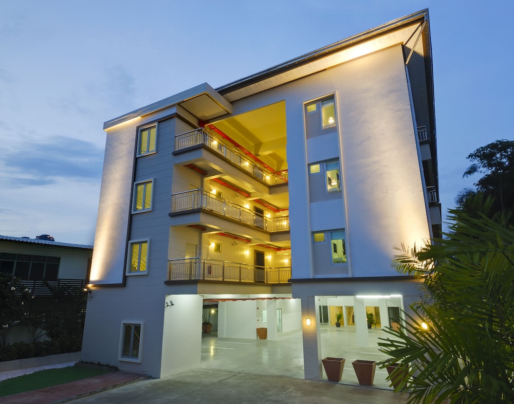 T Series Place Serviced Apartment 2/34