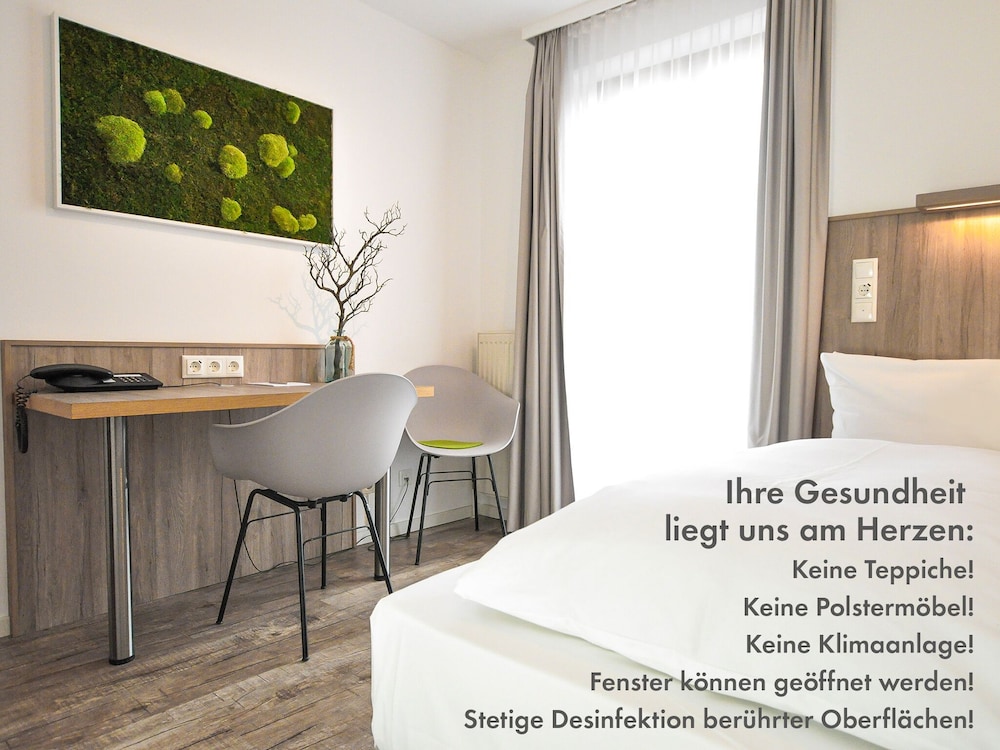 GOLDEN LEAF PERLACH ALLEE HOF 60/68