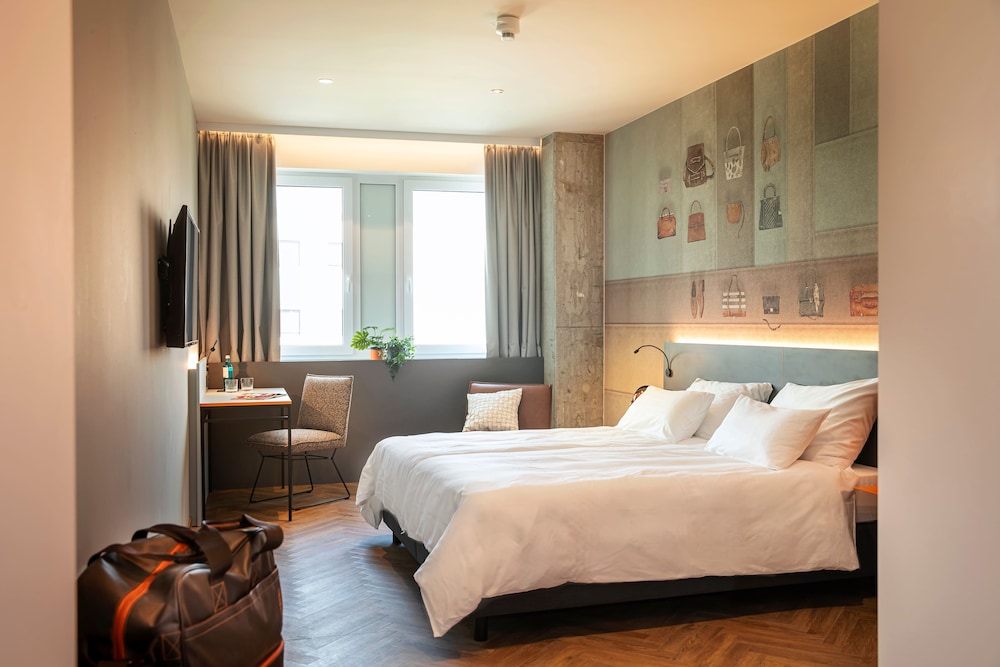 DELUXE, APARTMENT