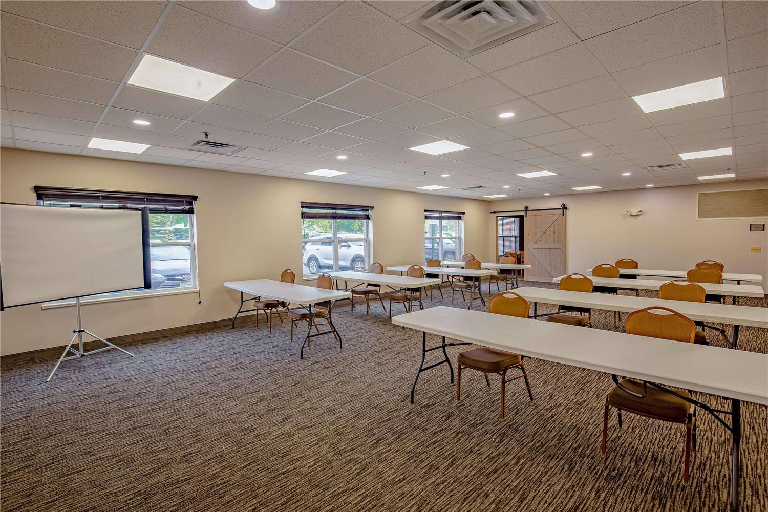 Country Inn & Suites by Radisson, Crystal Lake, IL 16/42