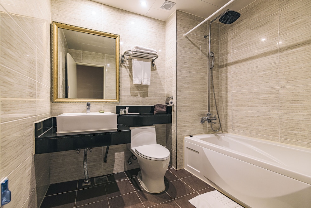 Aria Hotel 49/50