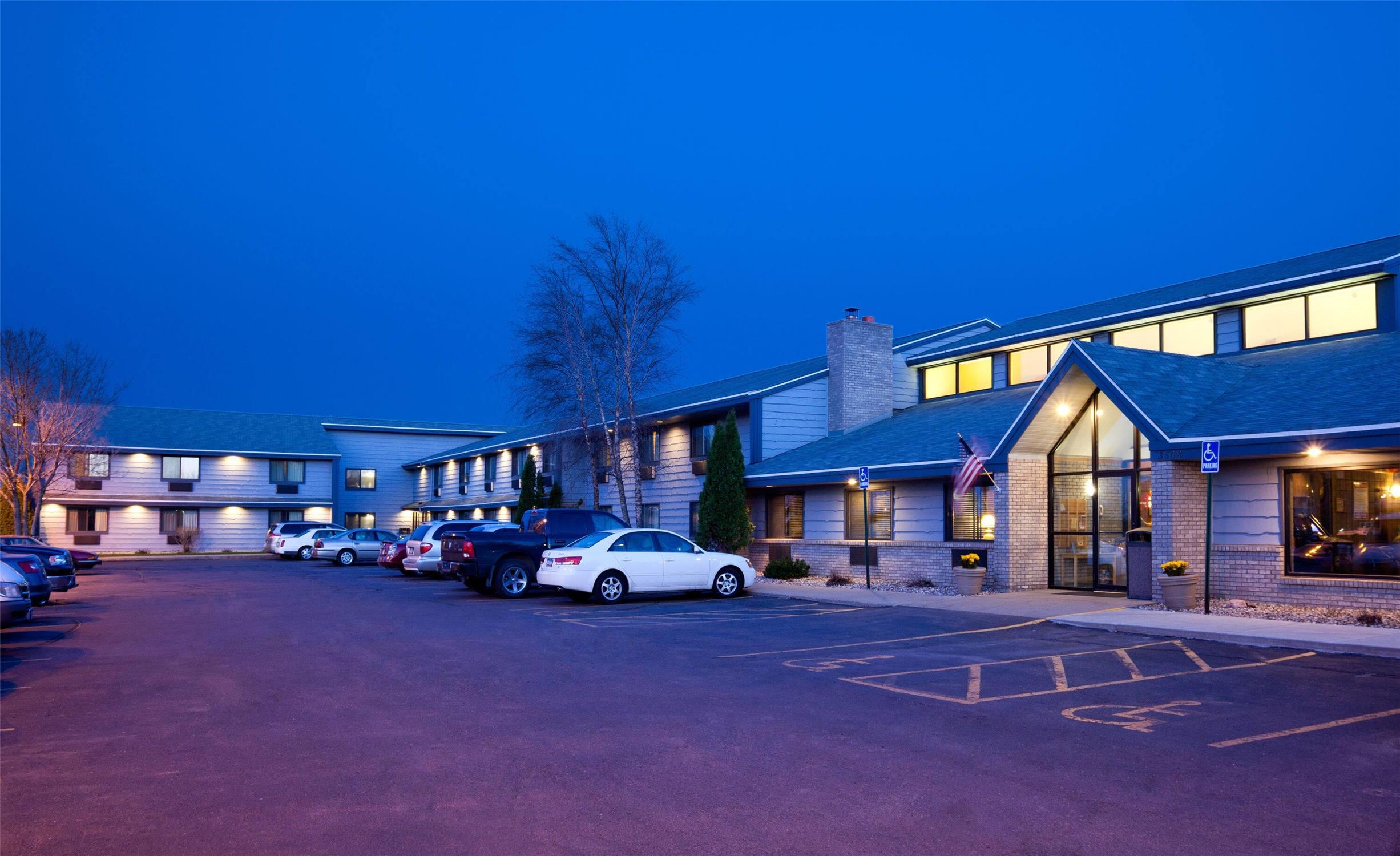 AmericInn by Wyndham Sioux Falls 37/38