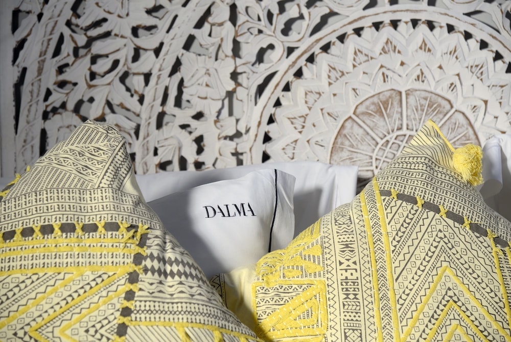 Dalma Old Town Suites 45/72