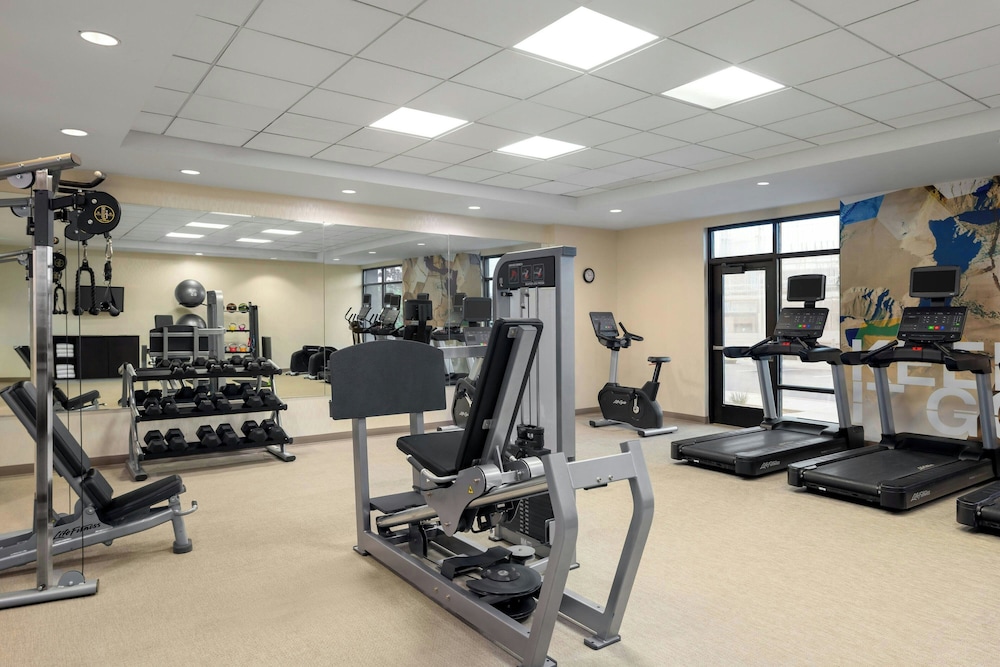 Springhill Suites Fresno 25/46