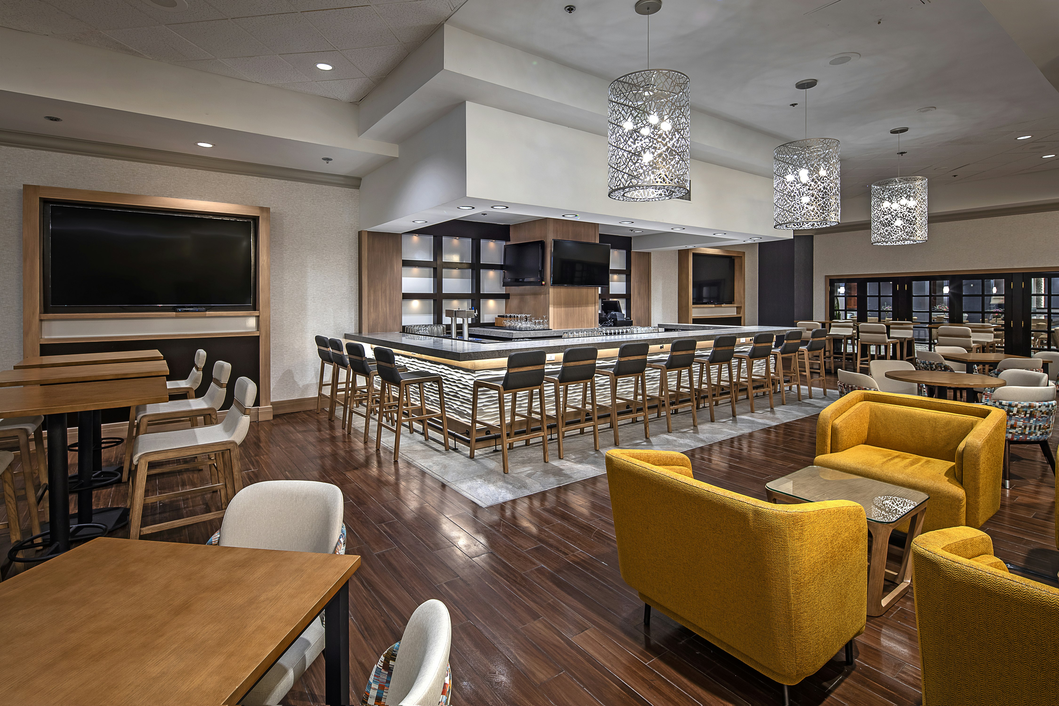 DoubleTree by Hilton Hotel Modesto 55/56