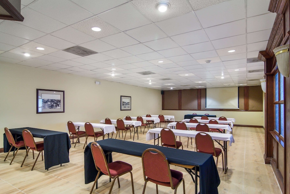 Stayable Suites Jacksonville West 34/45
