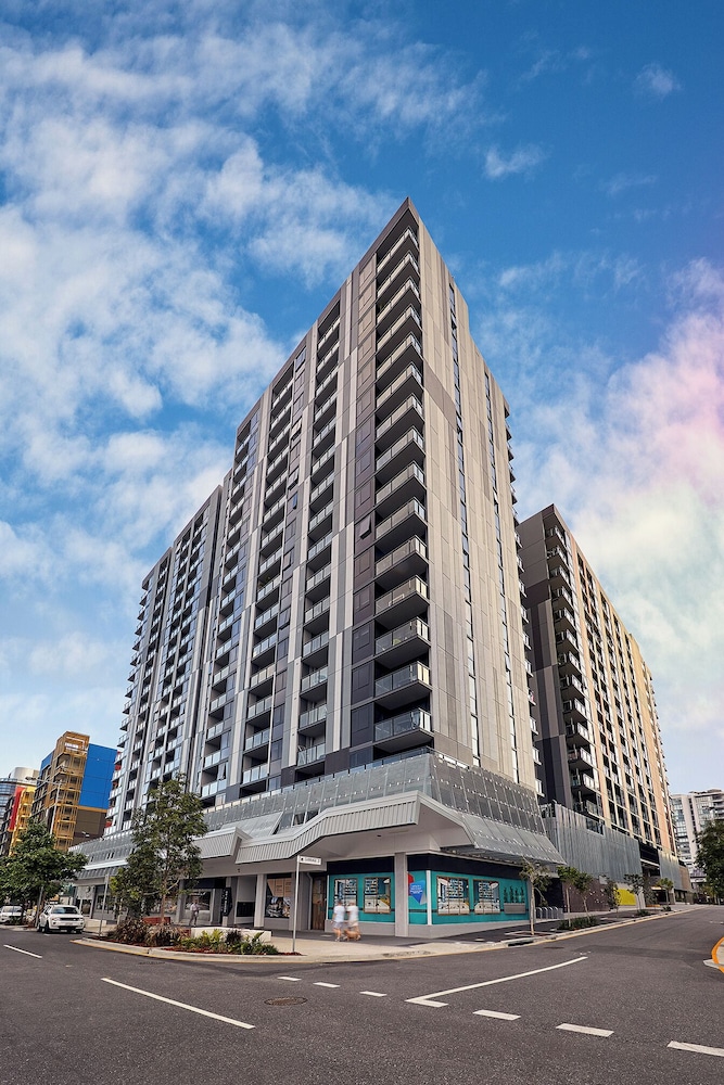 Kingstreet Residences 2/40