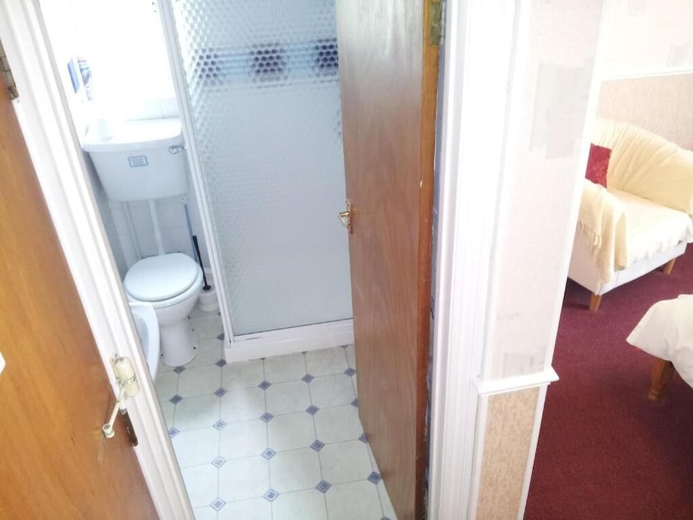 Brampton Guest House 44/50