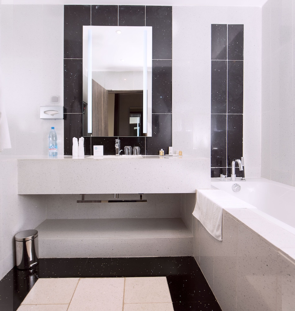 Krystal Palace Douala 36/39