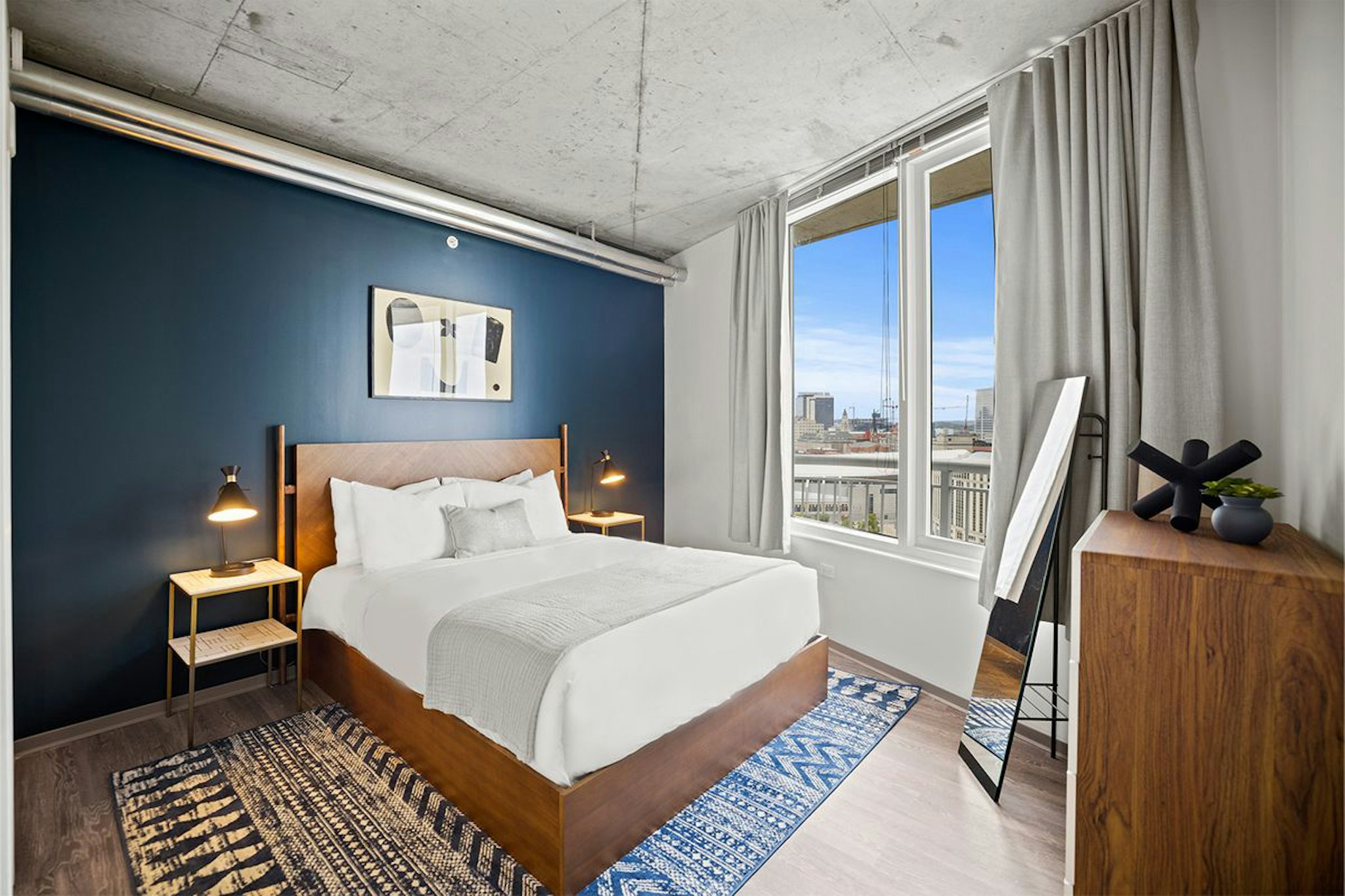 STUDIO, CITY VIEW, ACCESSIBLE