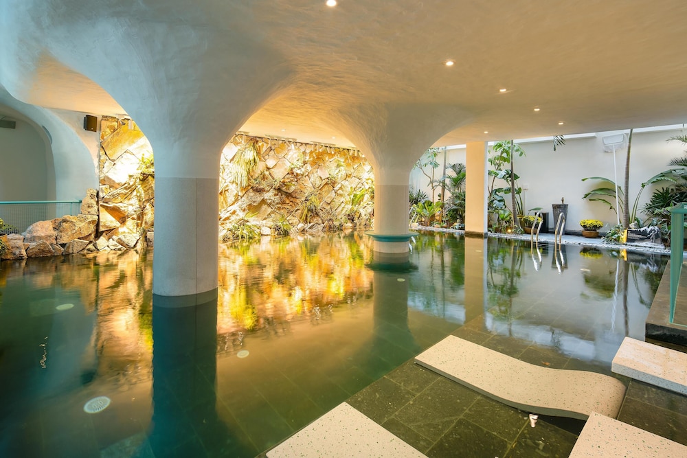 Hotel Le Bouton 36/49