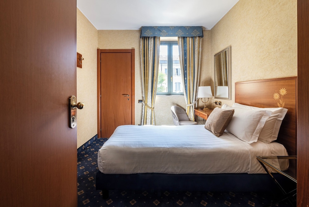 Hotel Dieci 28/66