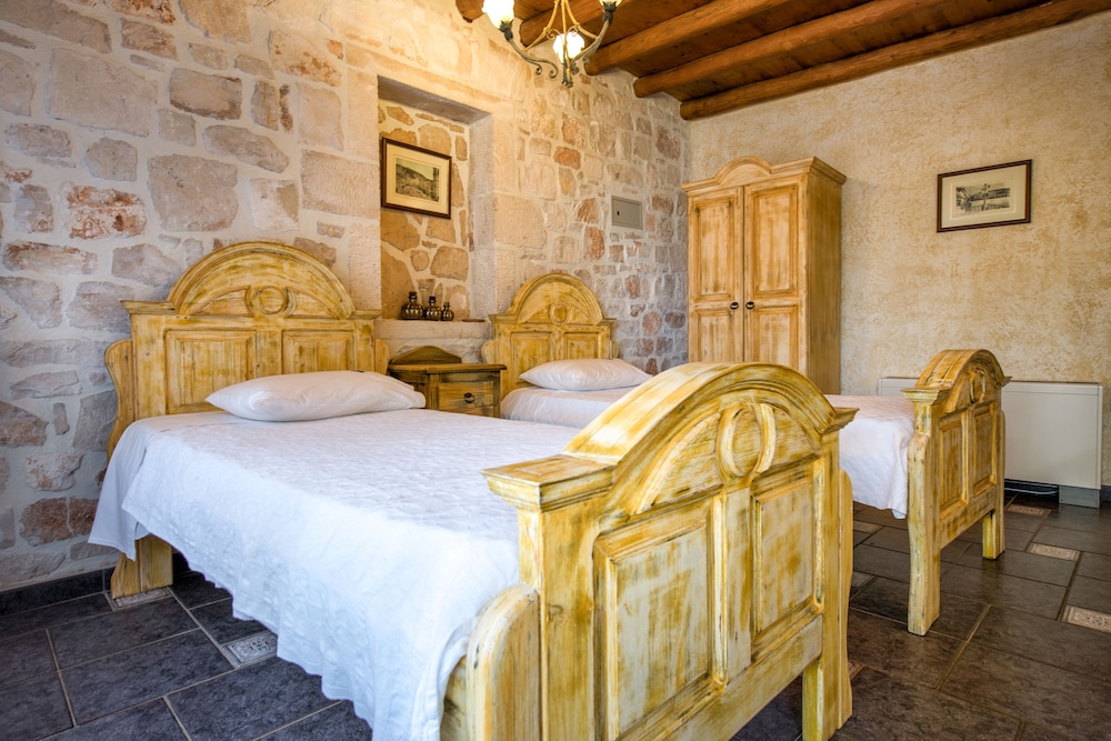 Nobelos Boutique Hotel 7/50