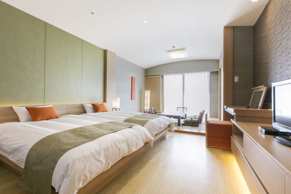 Hotel Mt. Fuji 4/65