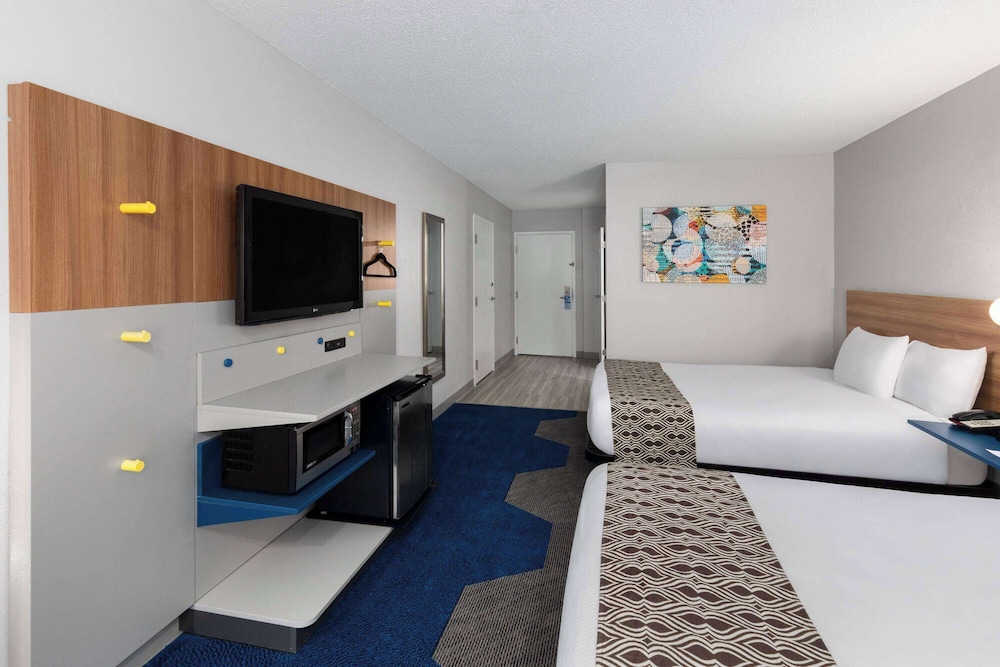 Microtel Inn & Suites by Wyndham Bowling Green 16/30
