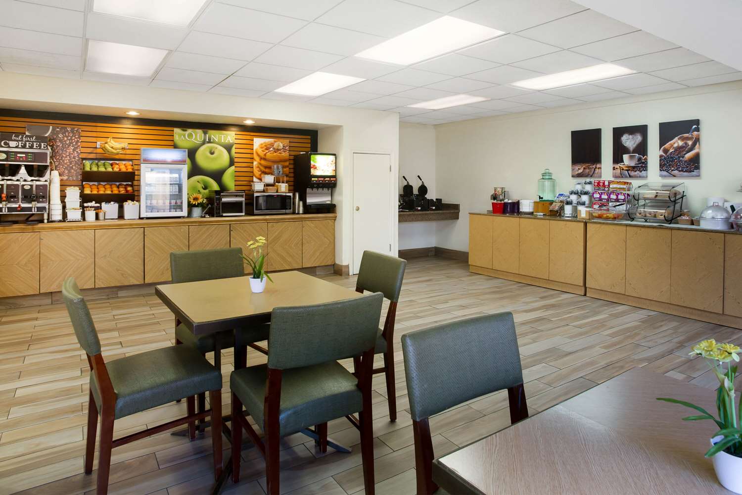 La Quinta Inn by Wyndham Austin Capitol / Downtown 33/43