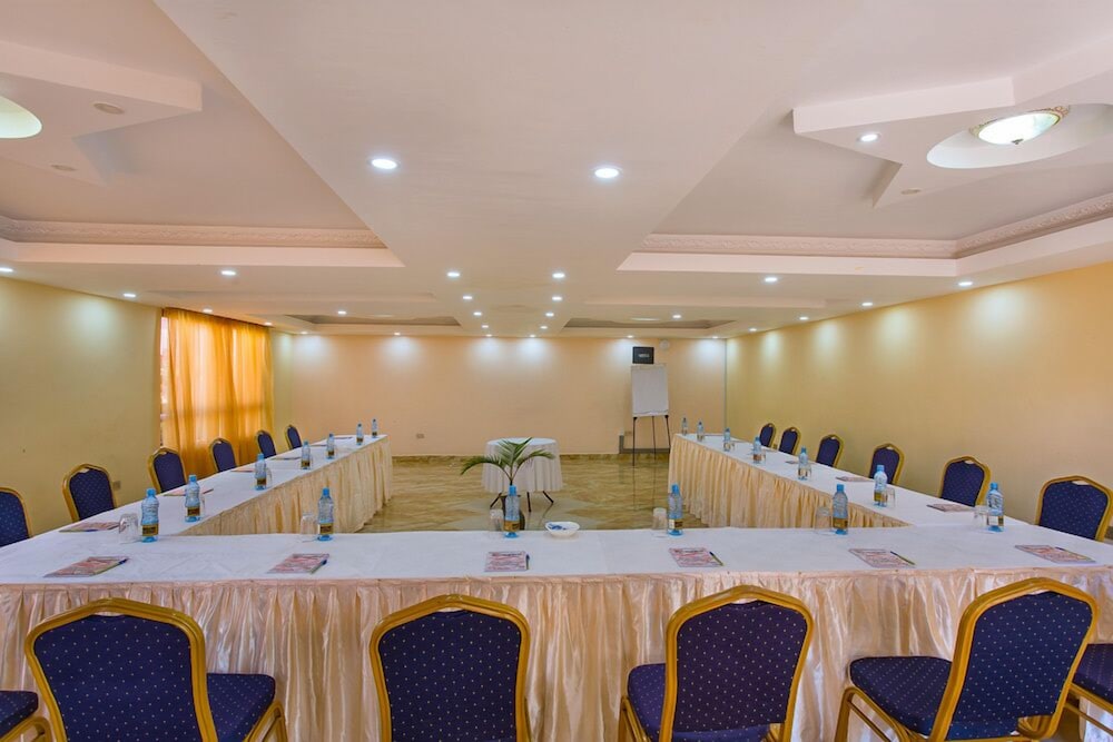 Phoenicia Hotel 34/50