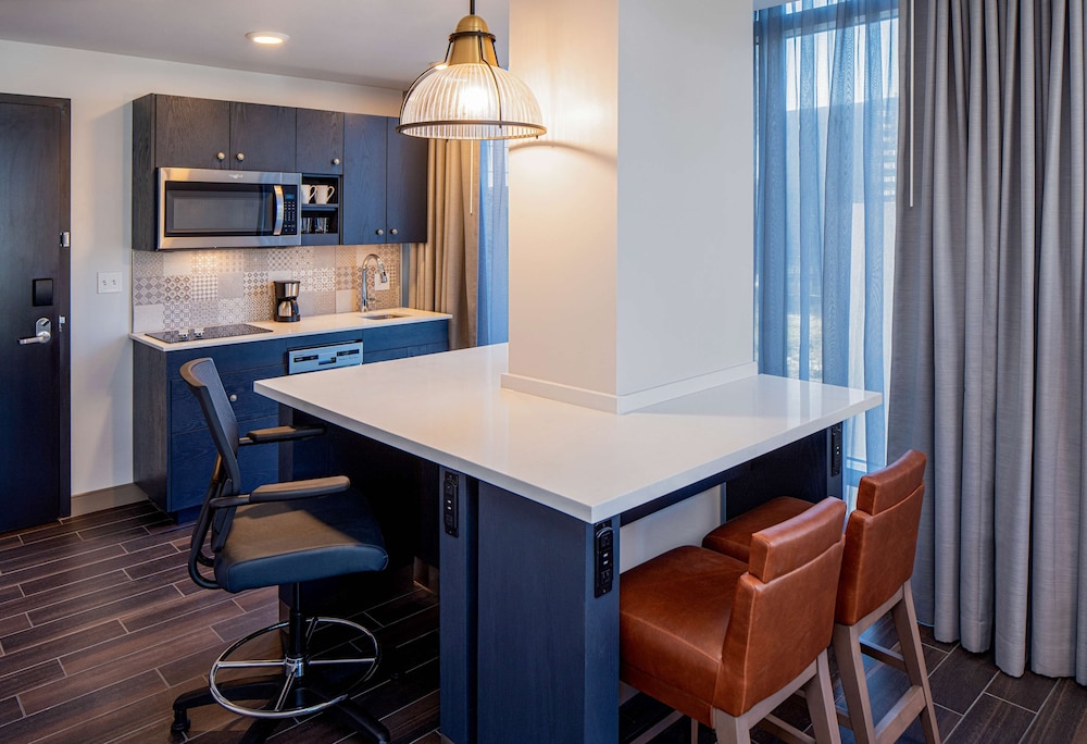 Hyatt House Tampa Downtown 37/63