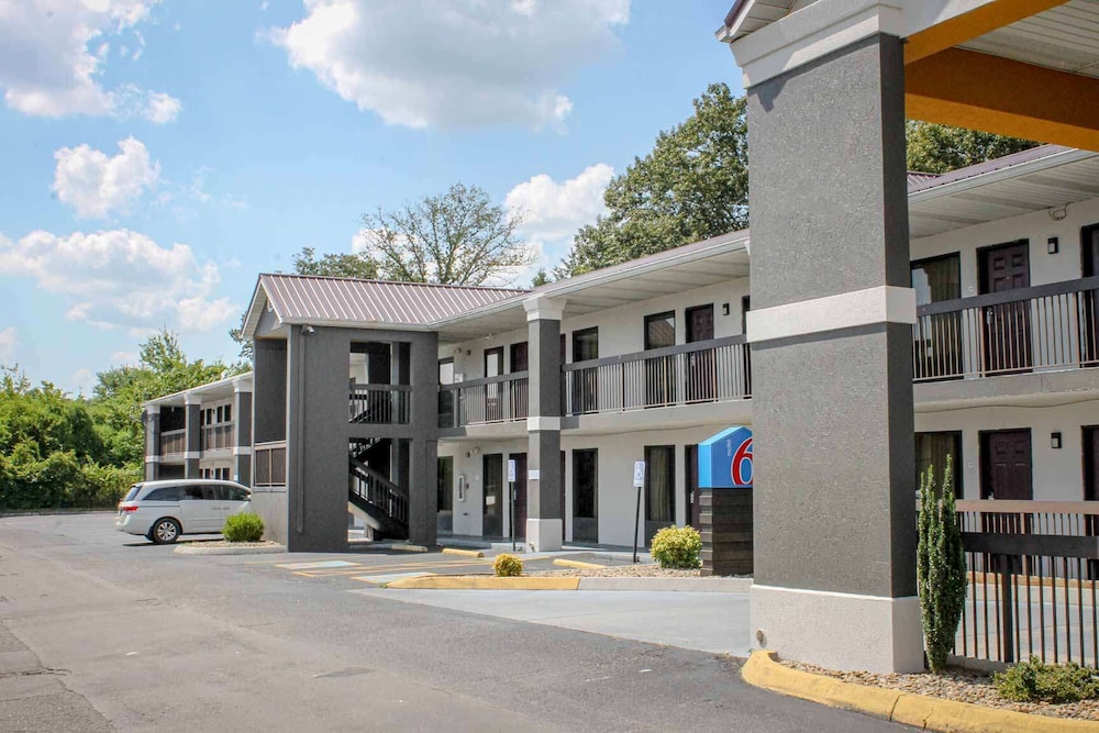 Motel6 Knoxville, TN - East 38/50