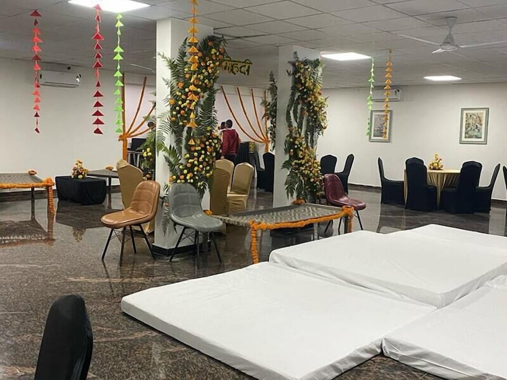 Posh Garden Inn Gurgaon 29/50