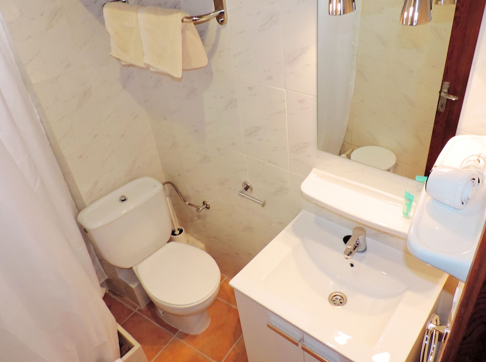 Marblau Hostal 48/50