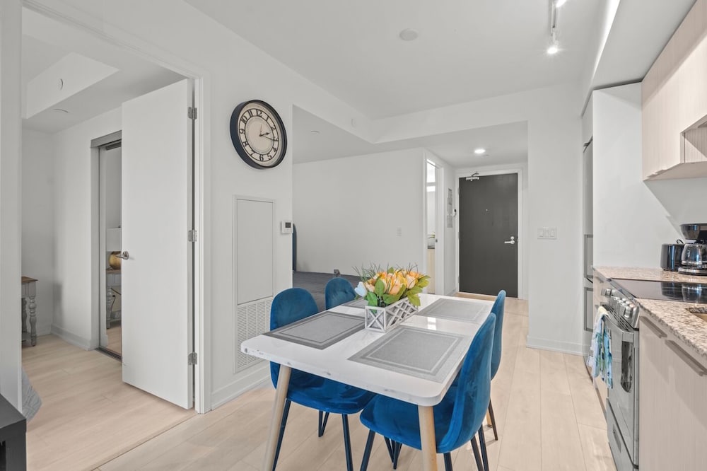 Teahouse Condos in Downtown Toronto 30/50