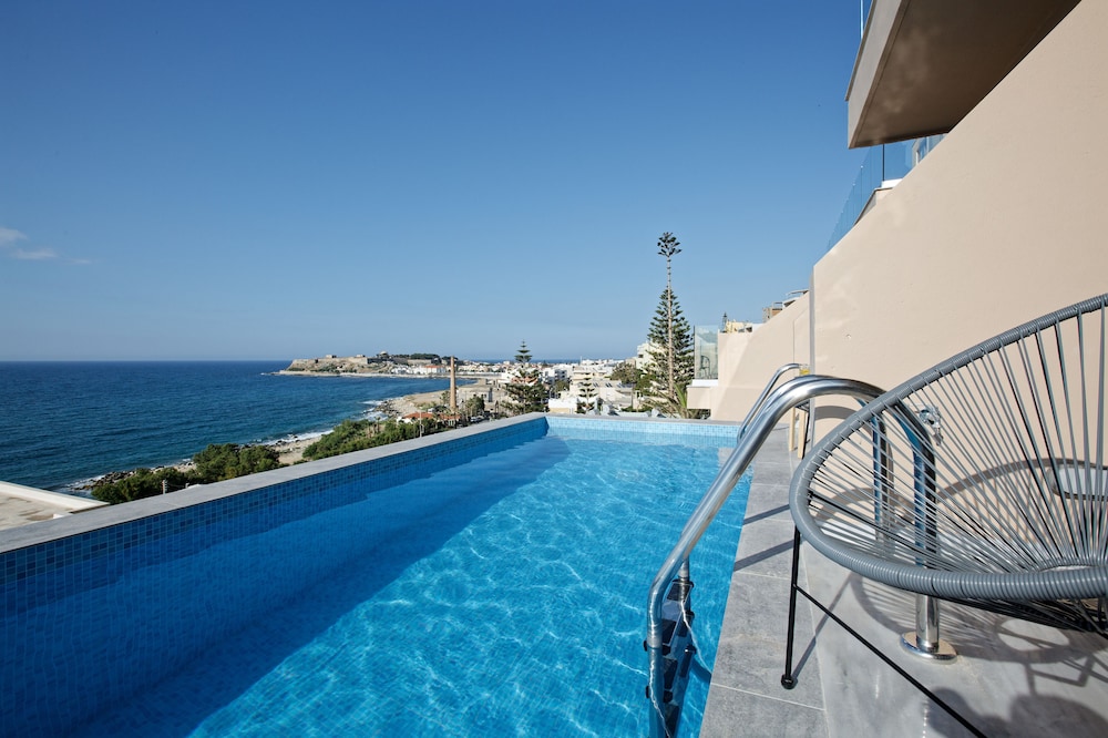Archipelagos Hotel 34/46