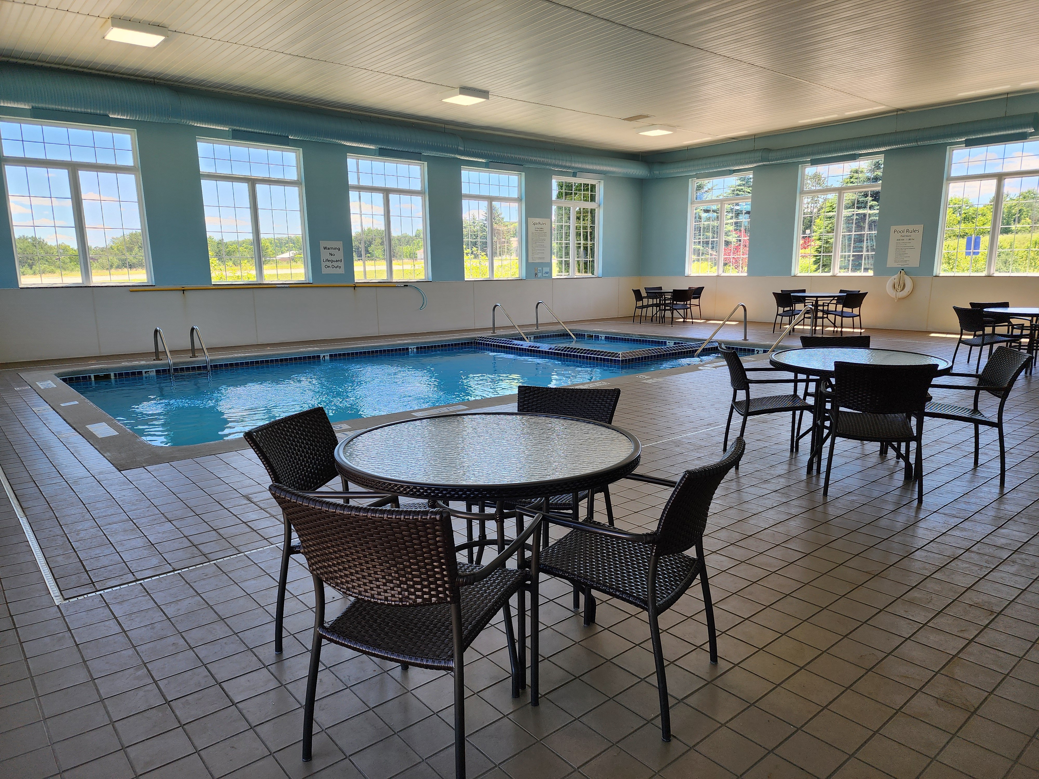 Holiday Inn Express Hotel Suites Cadillac 36/43