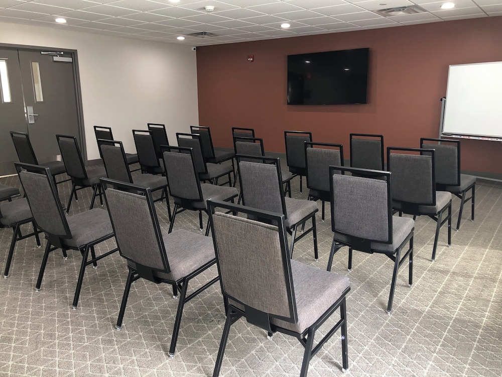 Candlewood Suites Fort Wayne by IHG 32/50