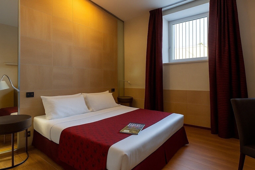 STANDARD, DOUBLE OR TWIN BED