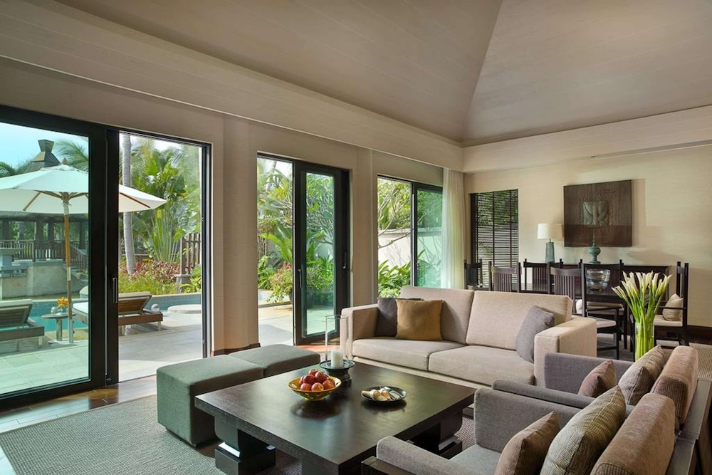 Raffles Hainan 49/71