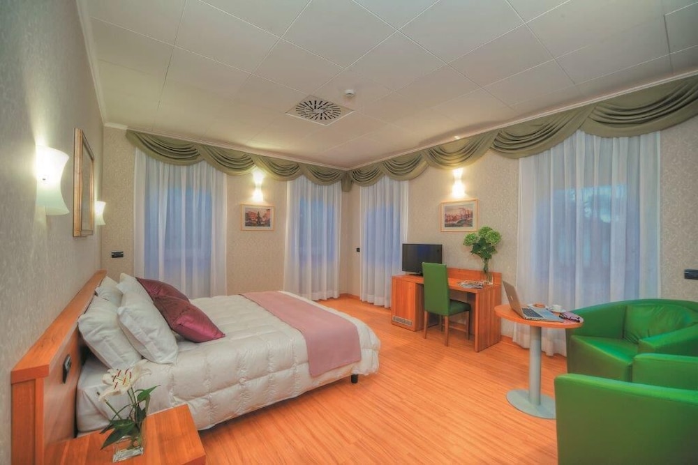 LUXURY, DOUBLE BED