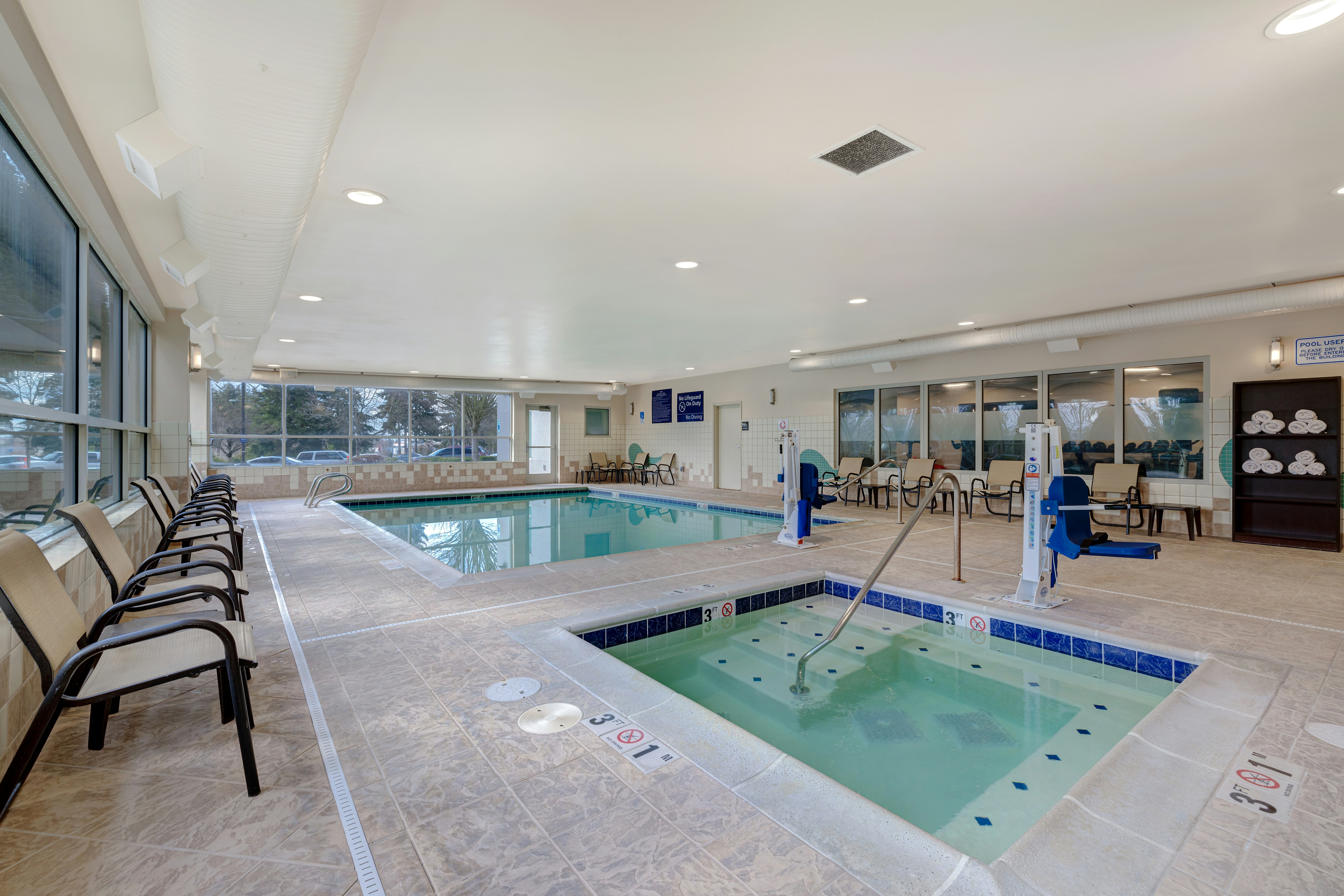 Hampton Inn & Suites Seattle/Federal Way 15/25