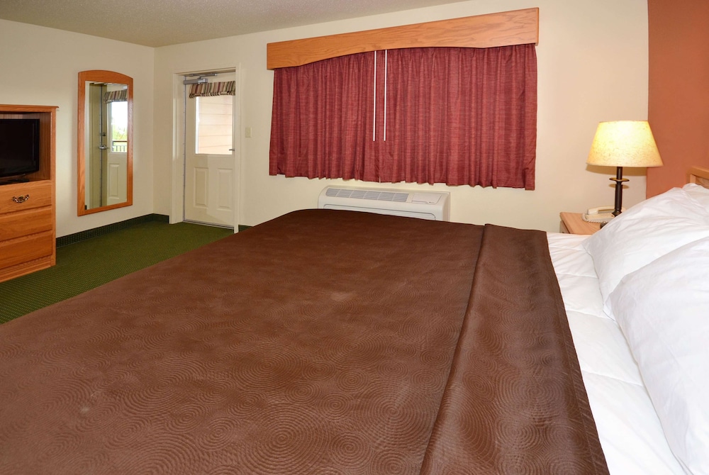 AmericInn by Wyndham Silver Bay 16/59