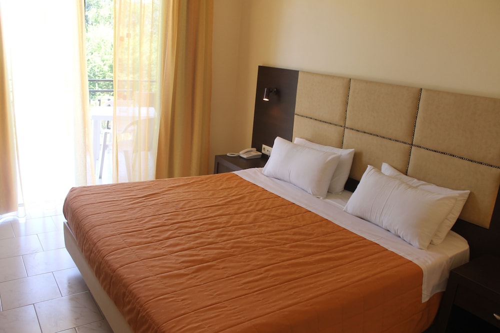 Pegasus Hotel 9/42