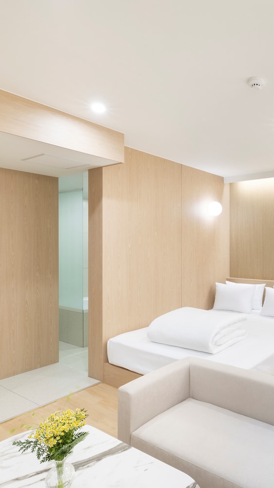 Busan H-Avenue Hotel Seomyeon Station 14/58