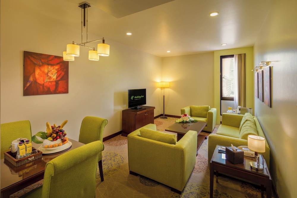 Holiday Inn Al Qasr 32/50