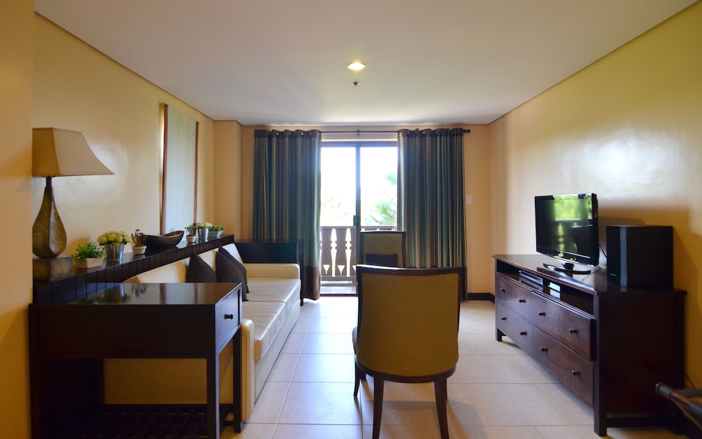 Crosswinds Resort Suites 15/50
