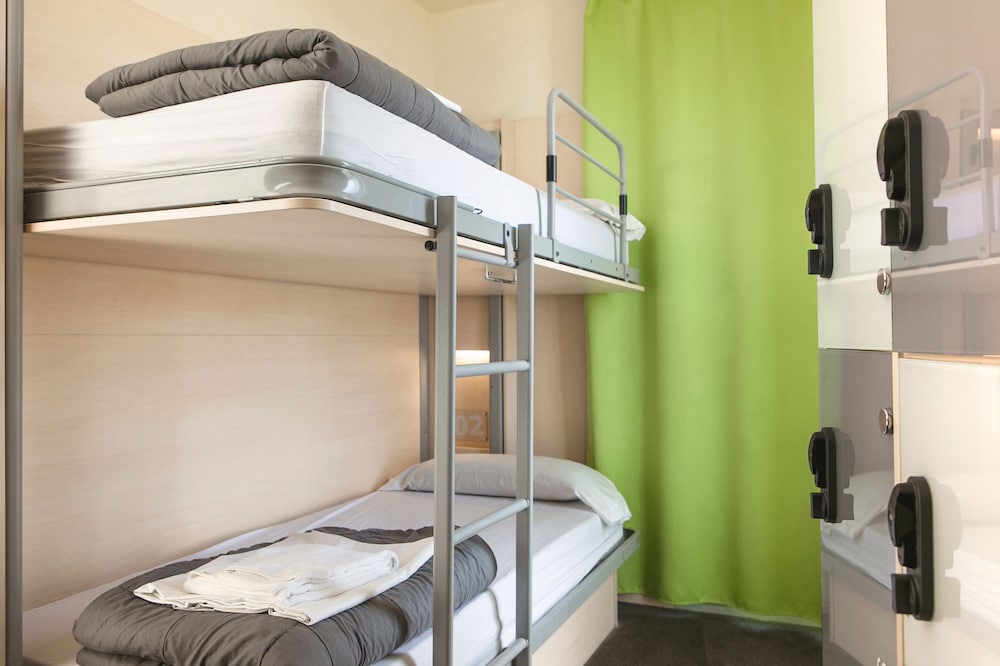 Barcelona Urbany Hostel 13/23