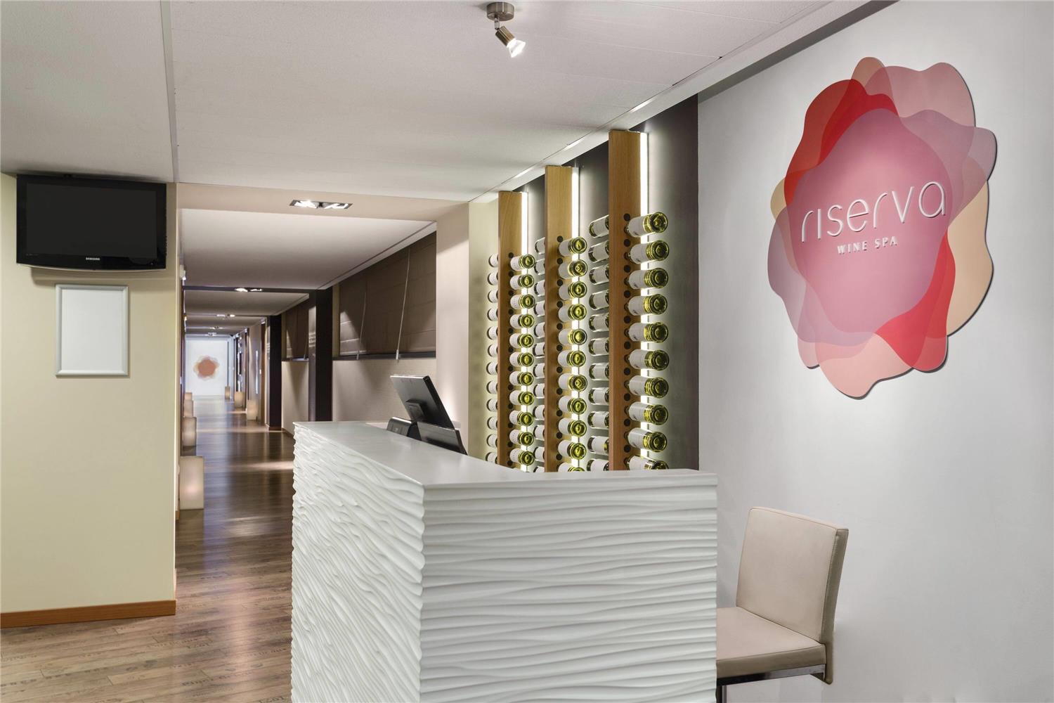 Ramada by Wyndham Oradea 6/20