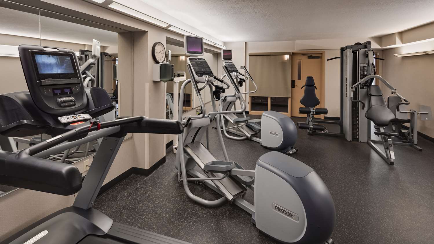 Wyndham Bloomington Mall of America 43/54